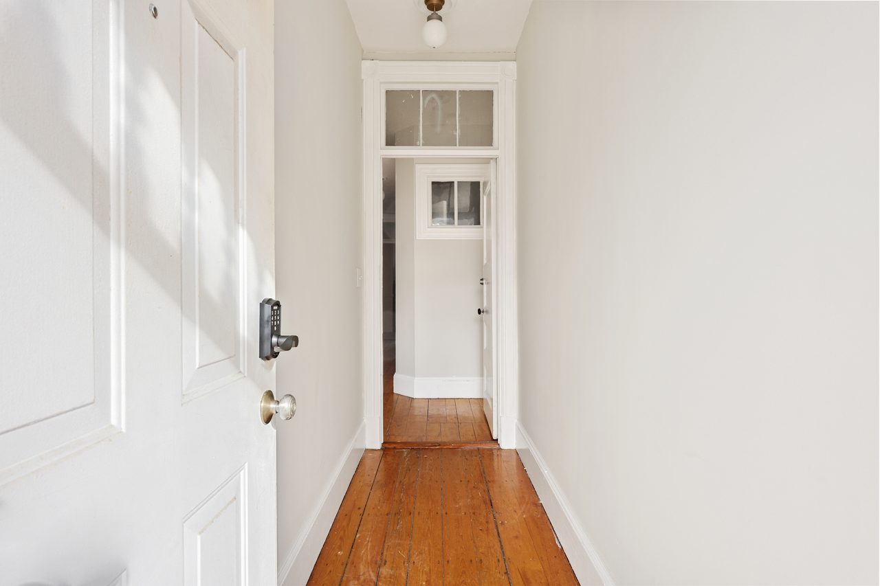 #888: Roxbury - Full Bedroom D - #888: Roxbury - Gallery - 6