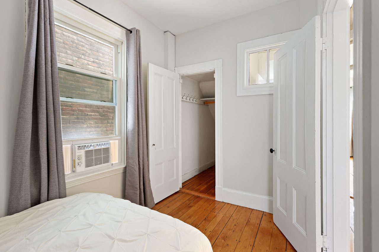 #888: Roxbury - Full Bedroom D - #888: Roxbury - Gallery - 3