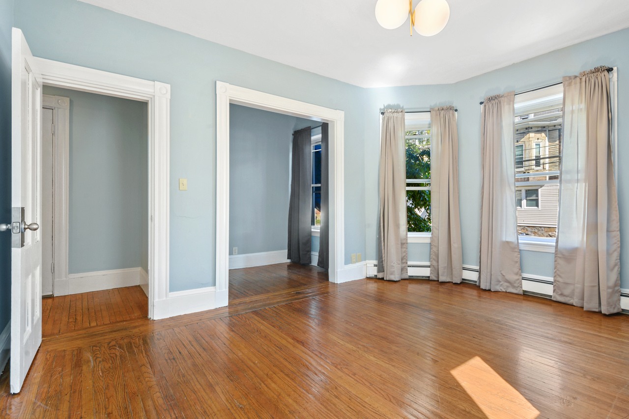 #421: Allston - Queen Bedroom A - 1