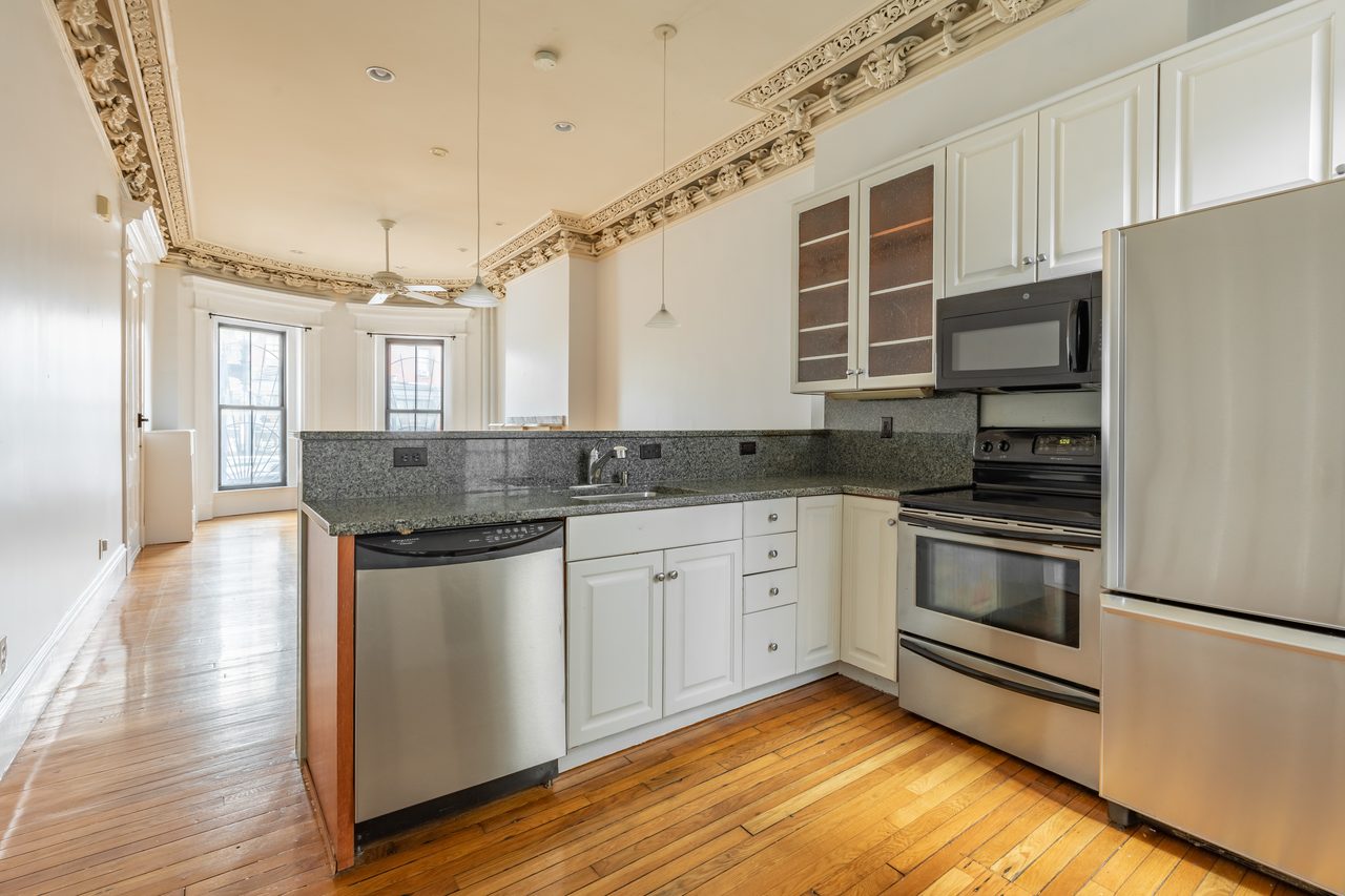 #1356: South End - 1 Bedroom (Queen) - 23