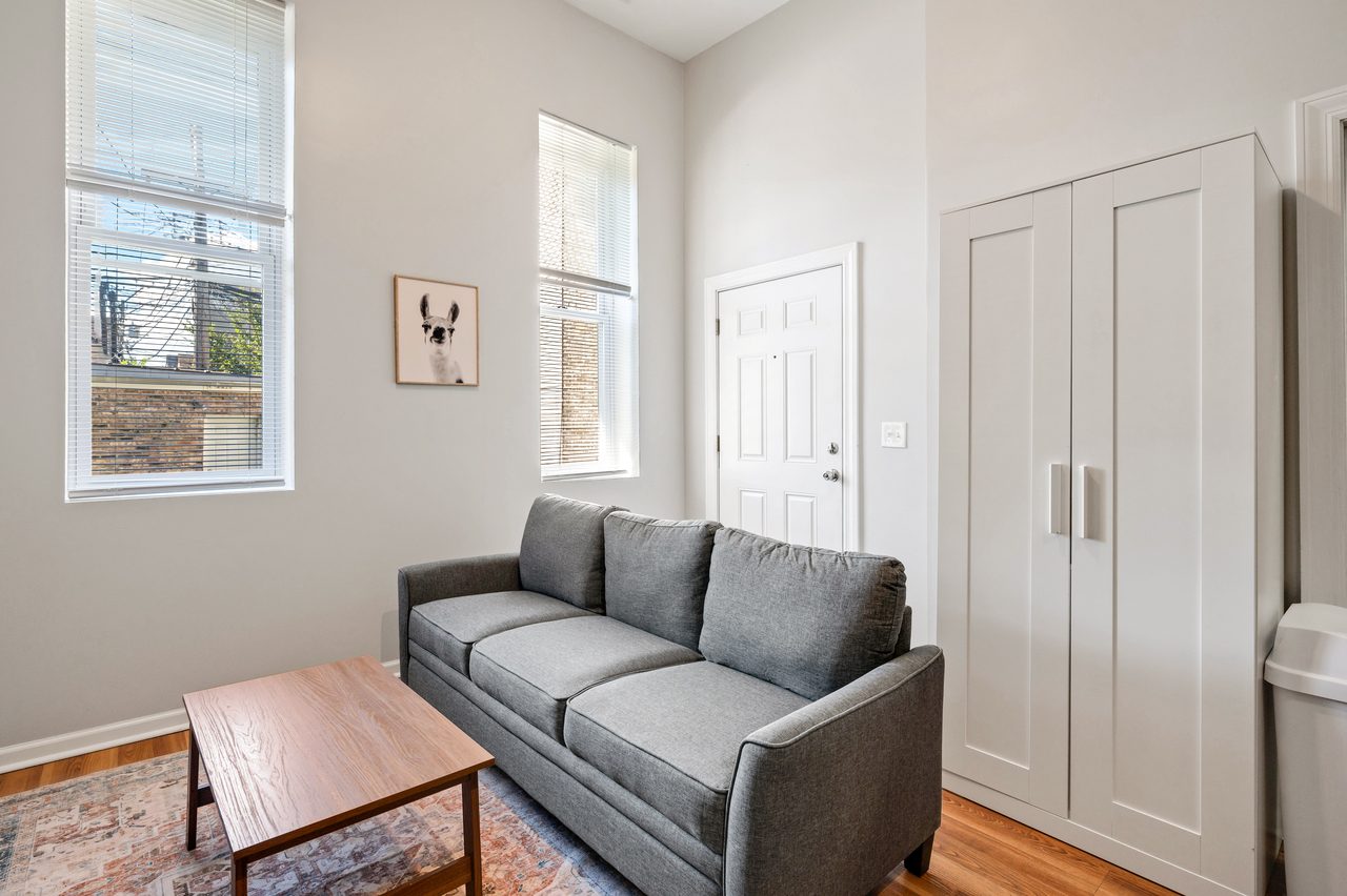  #1747: Pilsen - Queen Bedroom A  -  #1747: Pilsen  - Gallery -  8