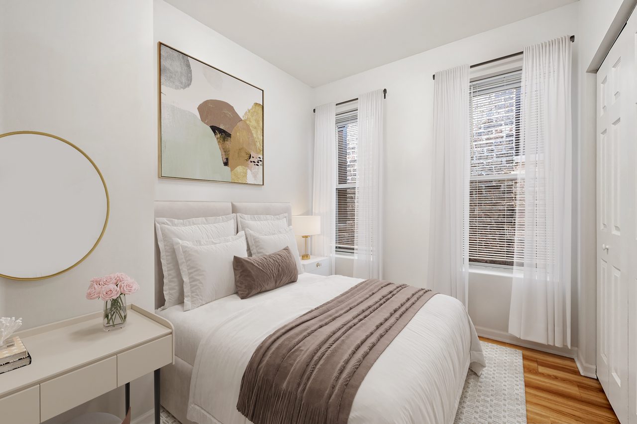 #1747: Pilsen - Queen Bedroom B - #1747: Pilsen - Gallery - 1