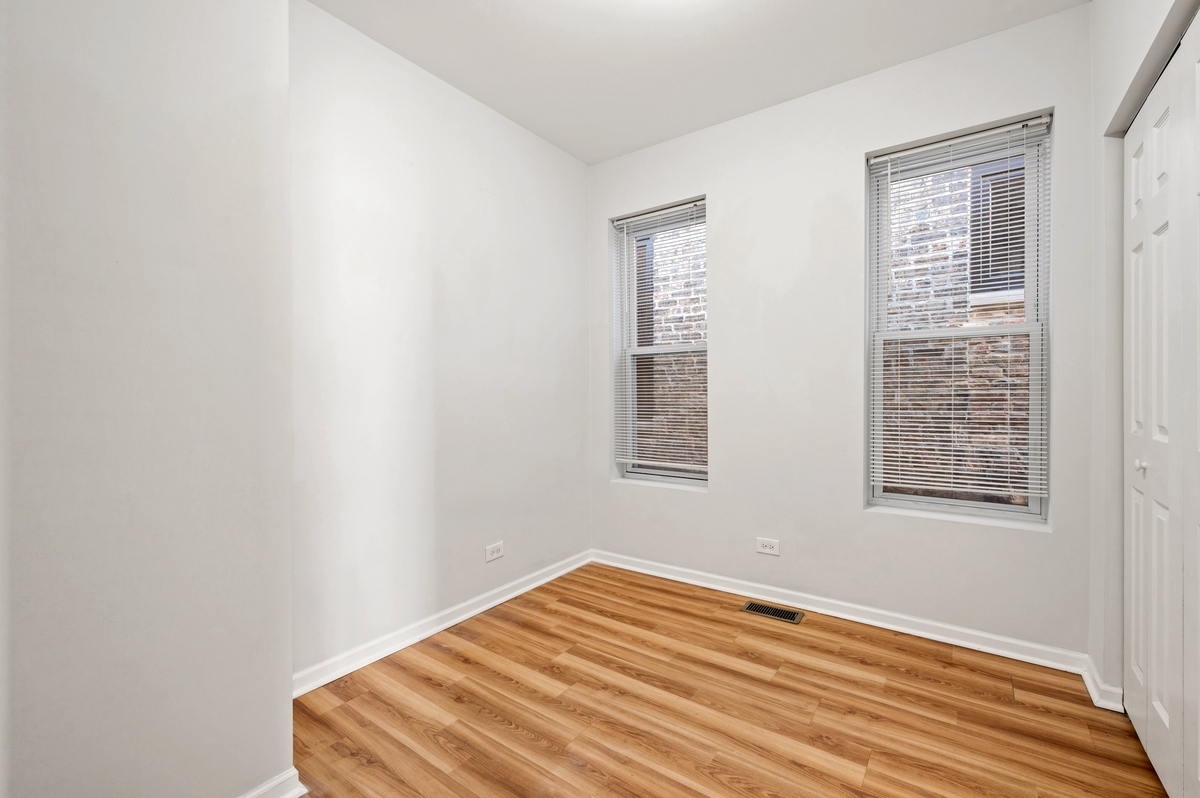  #1747: Pilsen - Queen Bedroom B  -  #1747: Pilsen  - Gallery -  11