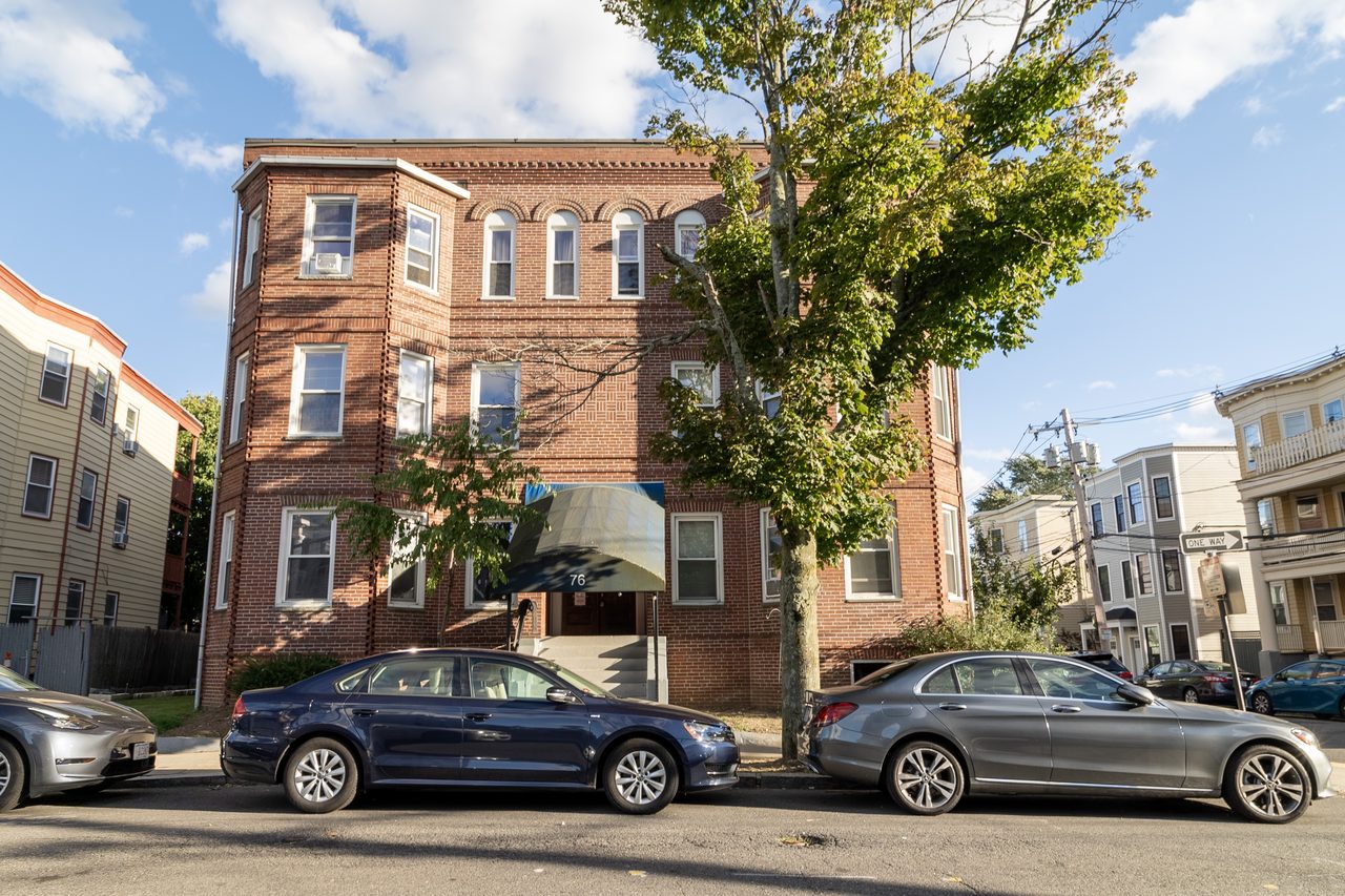 #1300: Allston - Queen Room B - 13