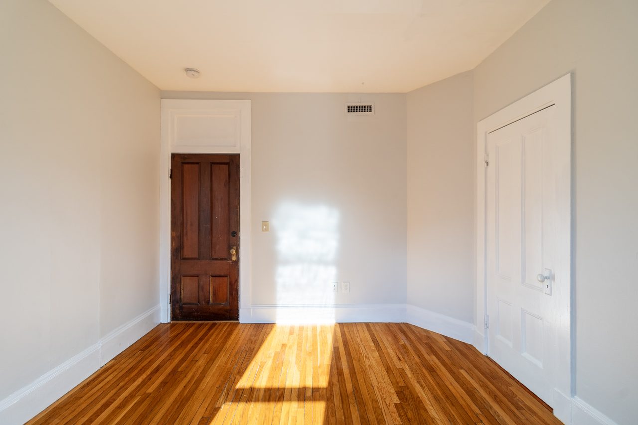 #1300: Allston - Queen Bedroom D - 4