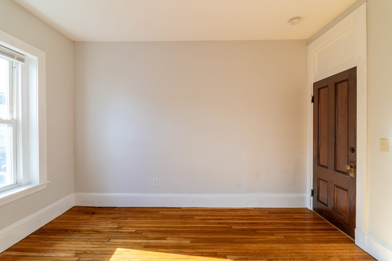 #1300: Allston - Queen Bedroom D - 5