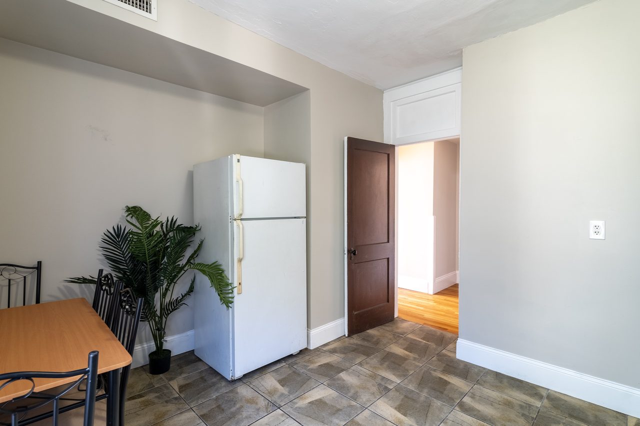 #1300: Allston - Queen Bedroom D - 8