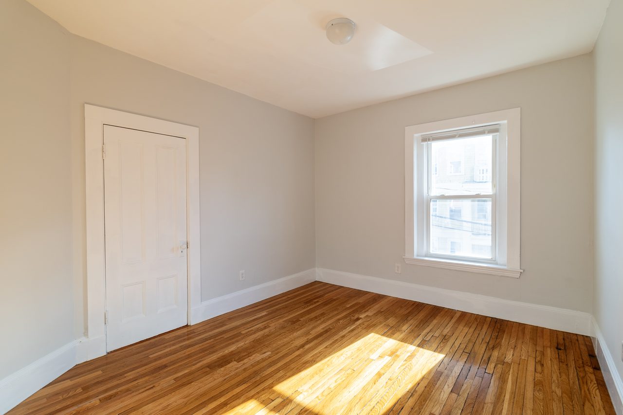 #1300: Allston - Queen Bedroom D - 2