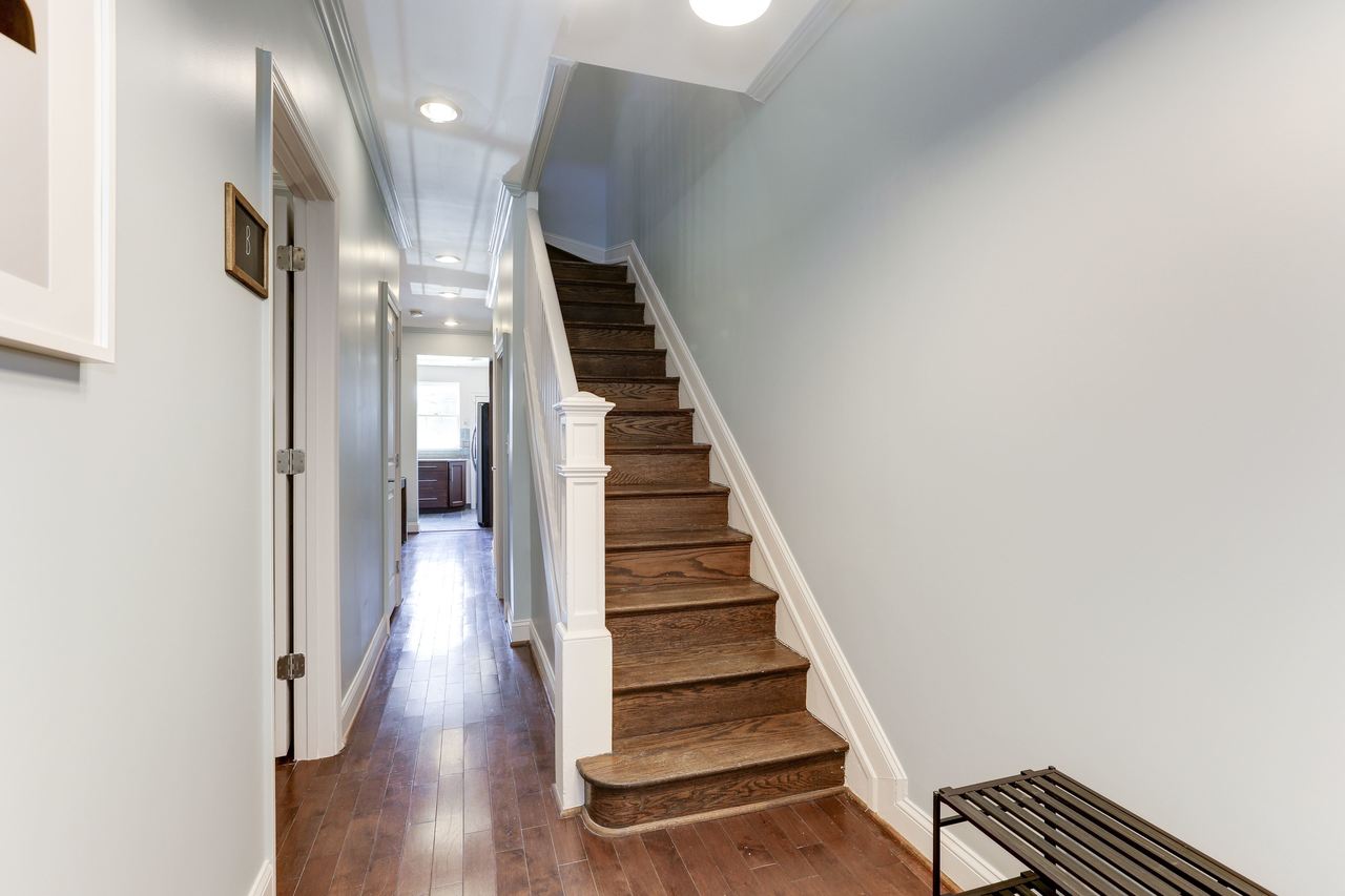  #105: Capitol Hill - Queen Bedroom 2C W/Private Bathroom  -  #105: Capitol Hill  - Gallery -  14