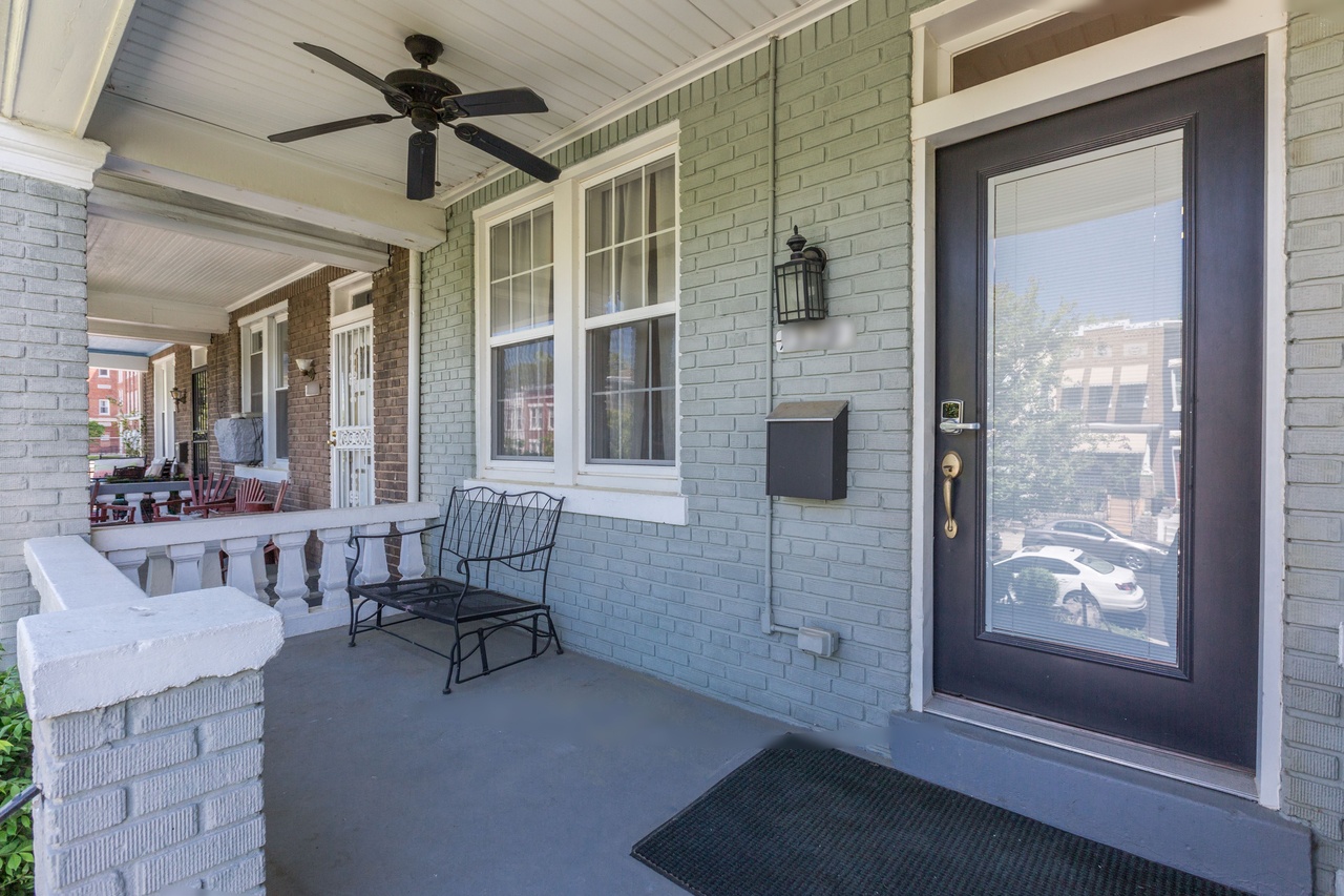 #105: Capitol Hill - Queen Bedroom 2C W/Private Bathroom - #105: Capitol Hill - Gallery - 10