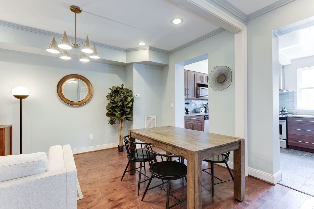  #105: Capitol Hill - Queen Bedroom 1B  -  #105: Capitol Hill  - Gallery -  7