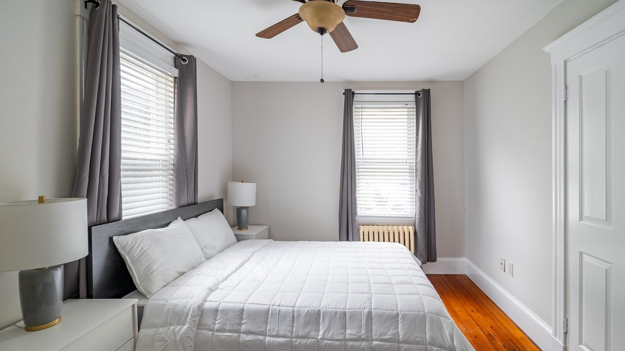 #1667: Somerville - Queen Bedroom C - 10