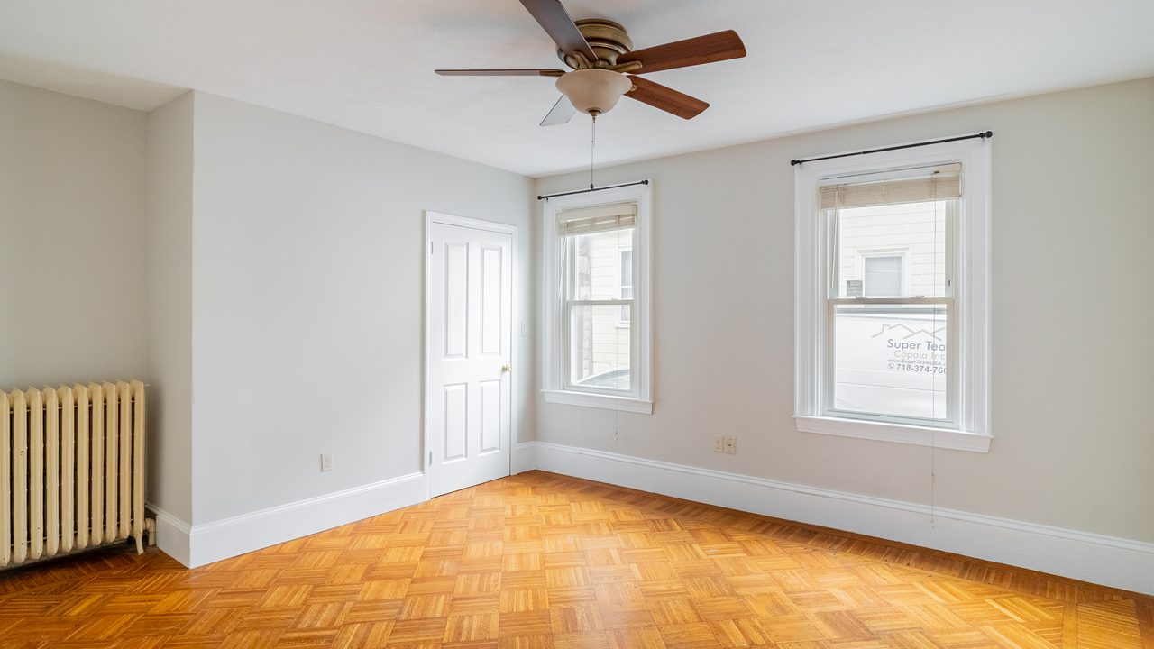 #1667: Somerville - Queen Bedroom B - 9