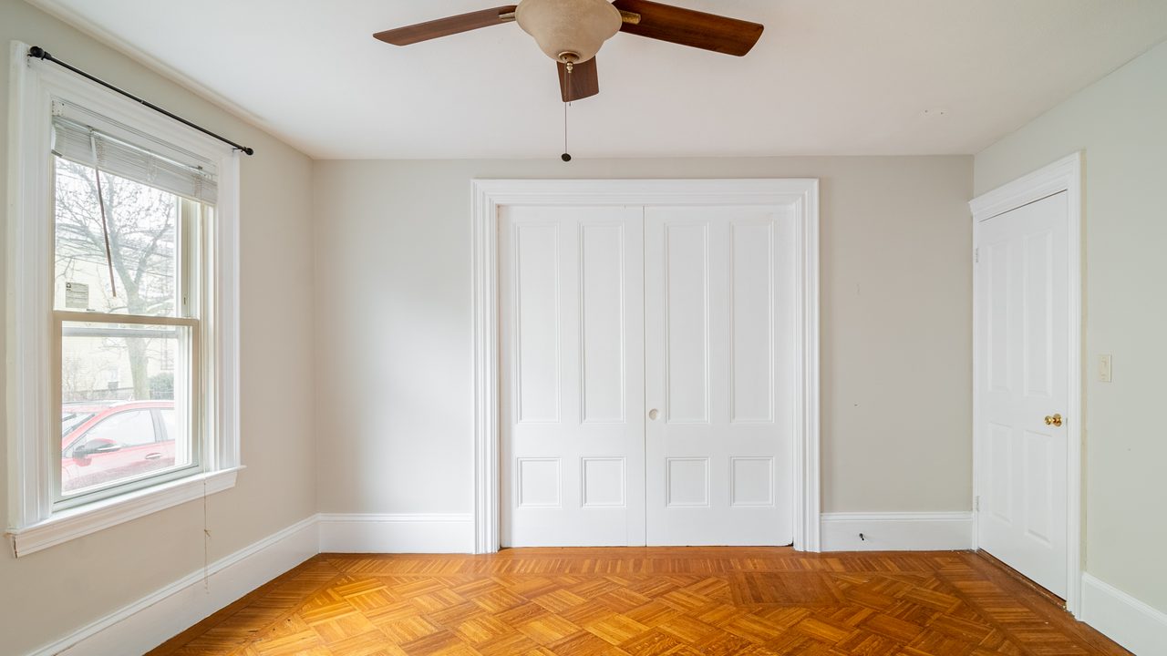 #1667: Somerville - Queen Bedroom B - 12