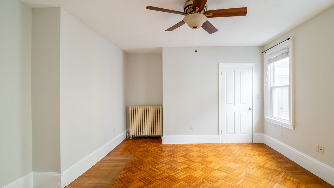 #1667: Somerville - Queen Bedroom B - 11