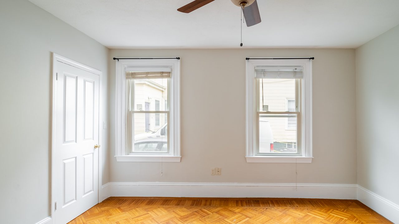 #1667: Somerville - Queen Bedroom B - 10