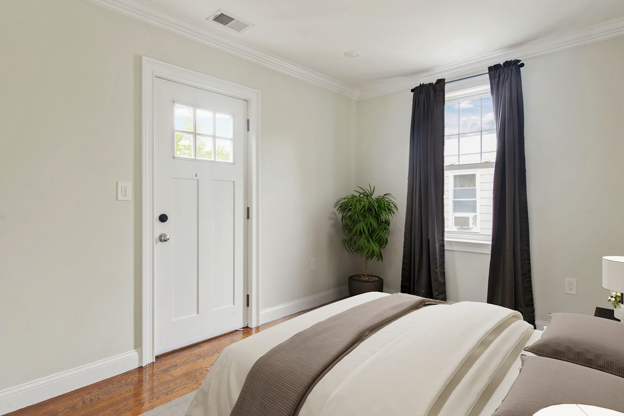 #570: Brighton - Queen Bedroom E - 2