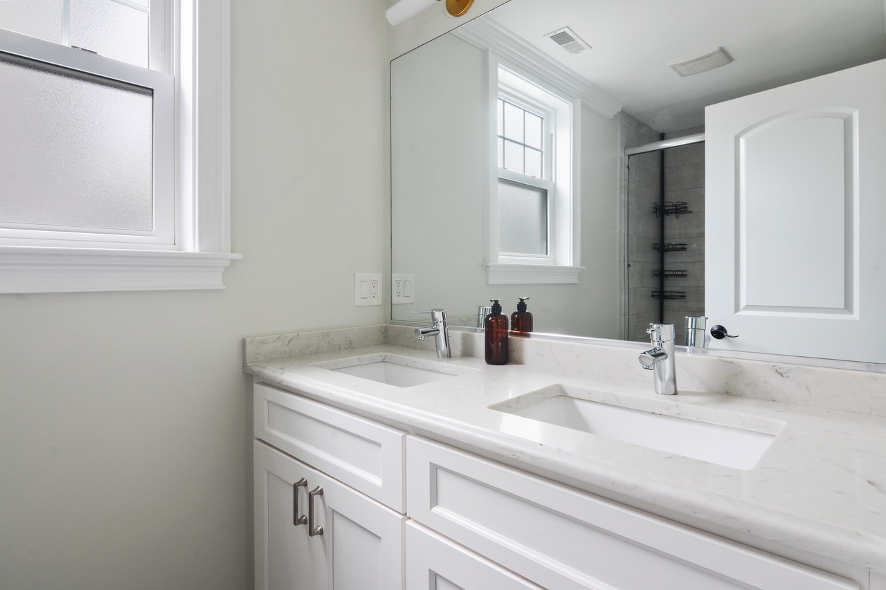 #570: Brighton - Full Bedroom C - #570: Brighton - Gallery - 9