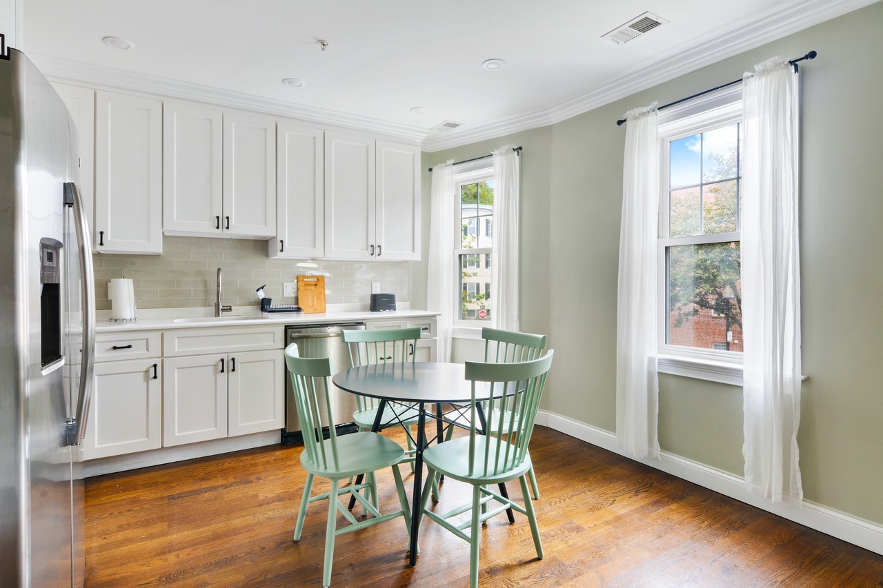 #570: Brighton - Queen Bedroom E - #570: Brighton - Gallery - 16