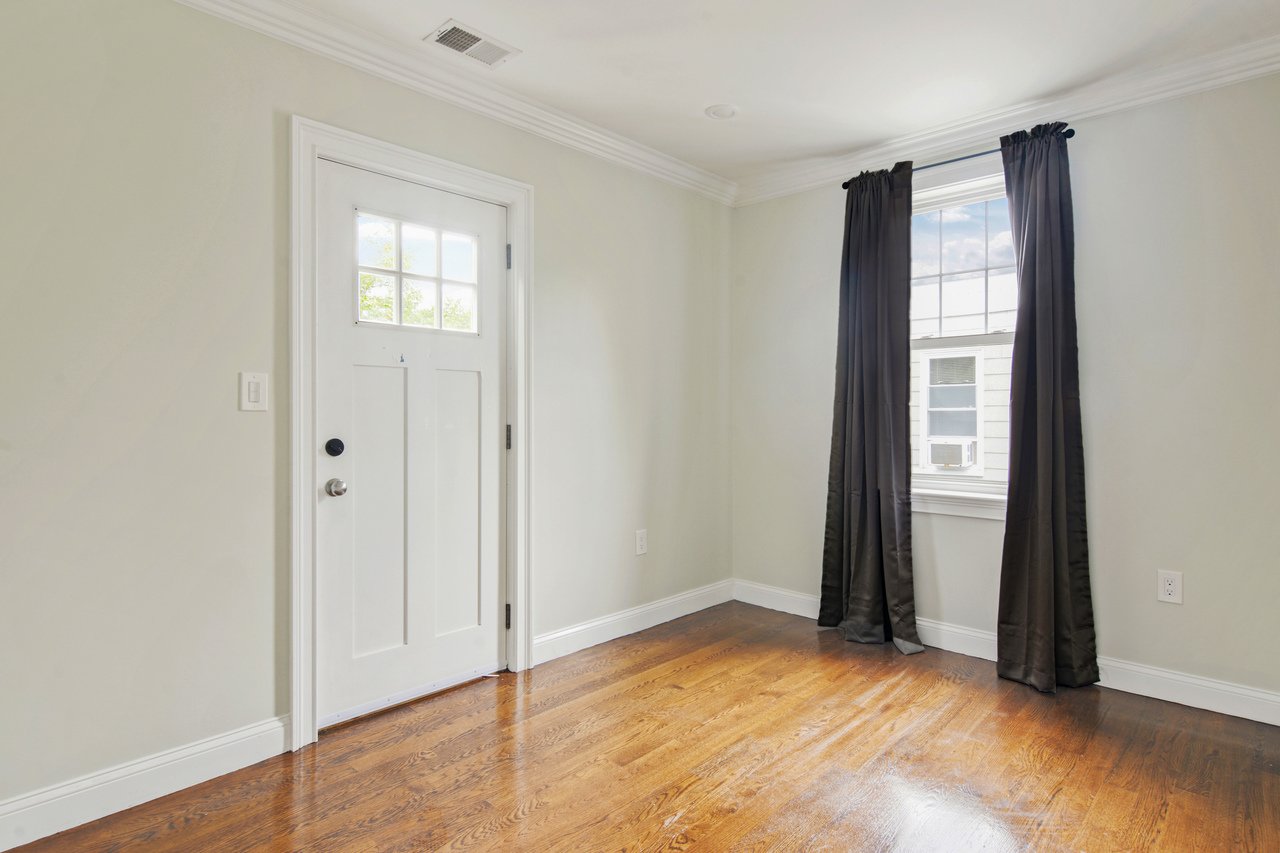  #570: Brighton - Queen Bedroom E  -  #570: Brighton  - Gallery -  4