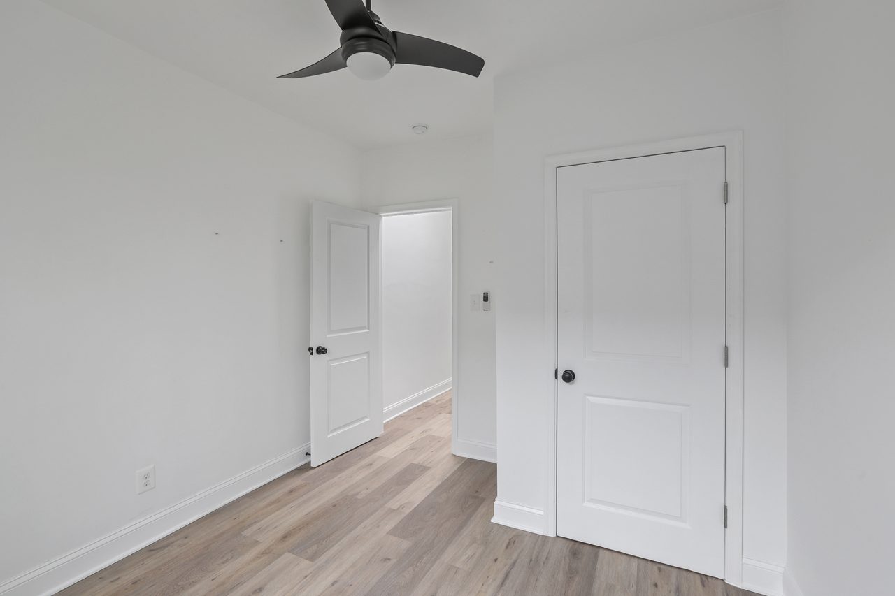  #810: Upper Central NE - Full Bedroom C  -  #810: Upper Central NE  - Gallery -  3