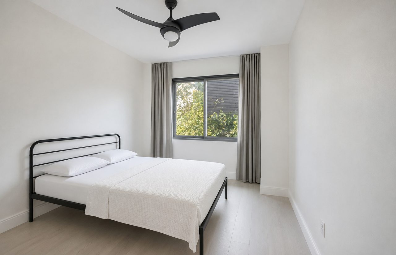 #810: Upper Central NE - Full Bedroom C - 26