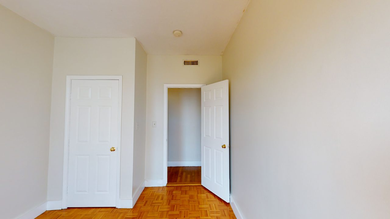  #1282: Allston - Queen Bedroom D  -  #1282: Allston  - Gallery -  6