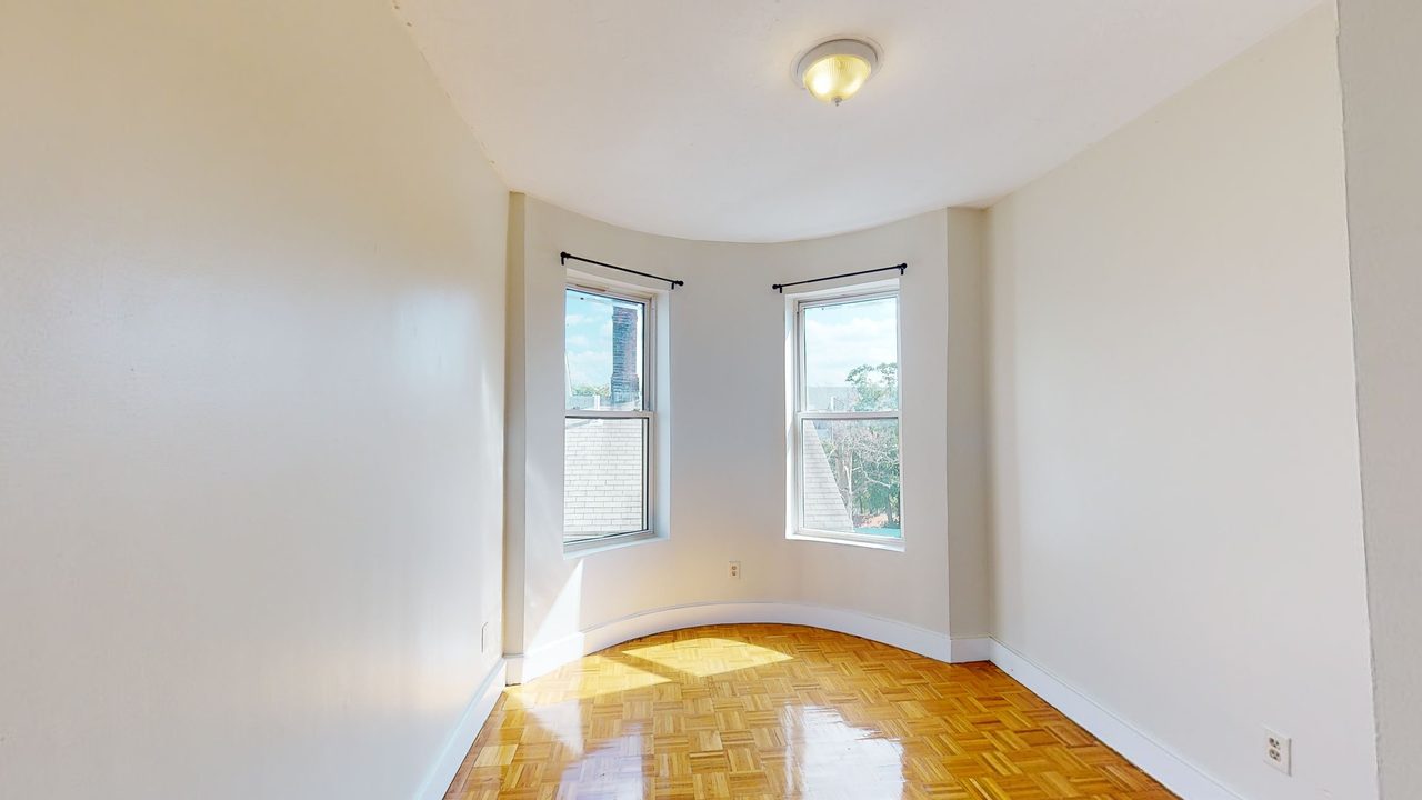  #1282: Allston - Queen Bedroom D  -  #1282: Allston  - Gallery -  4