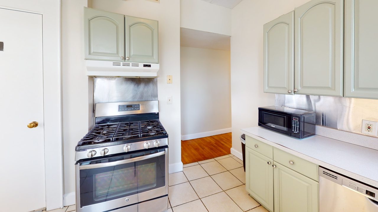  #1282: Allston - Queen Bedroom B  -  #1282: Allston  - Gallery -  9