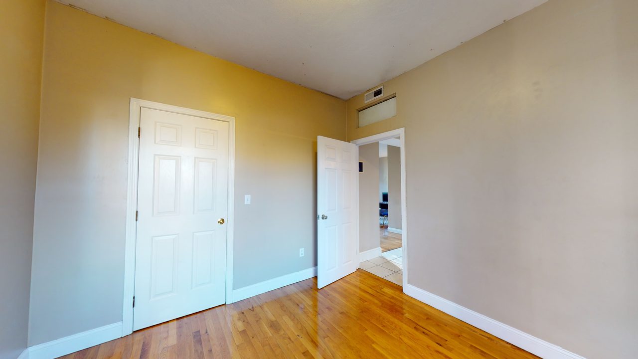  #1285: Allston - Queen Bedroom A  -  #1285: Allston  - Gallery -  2