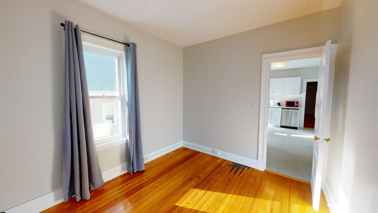 #817: Somerville - Full Bedroom C - 3