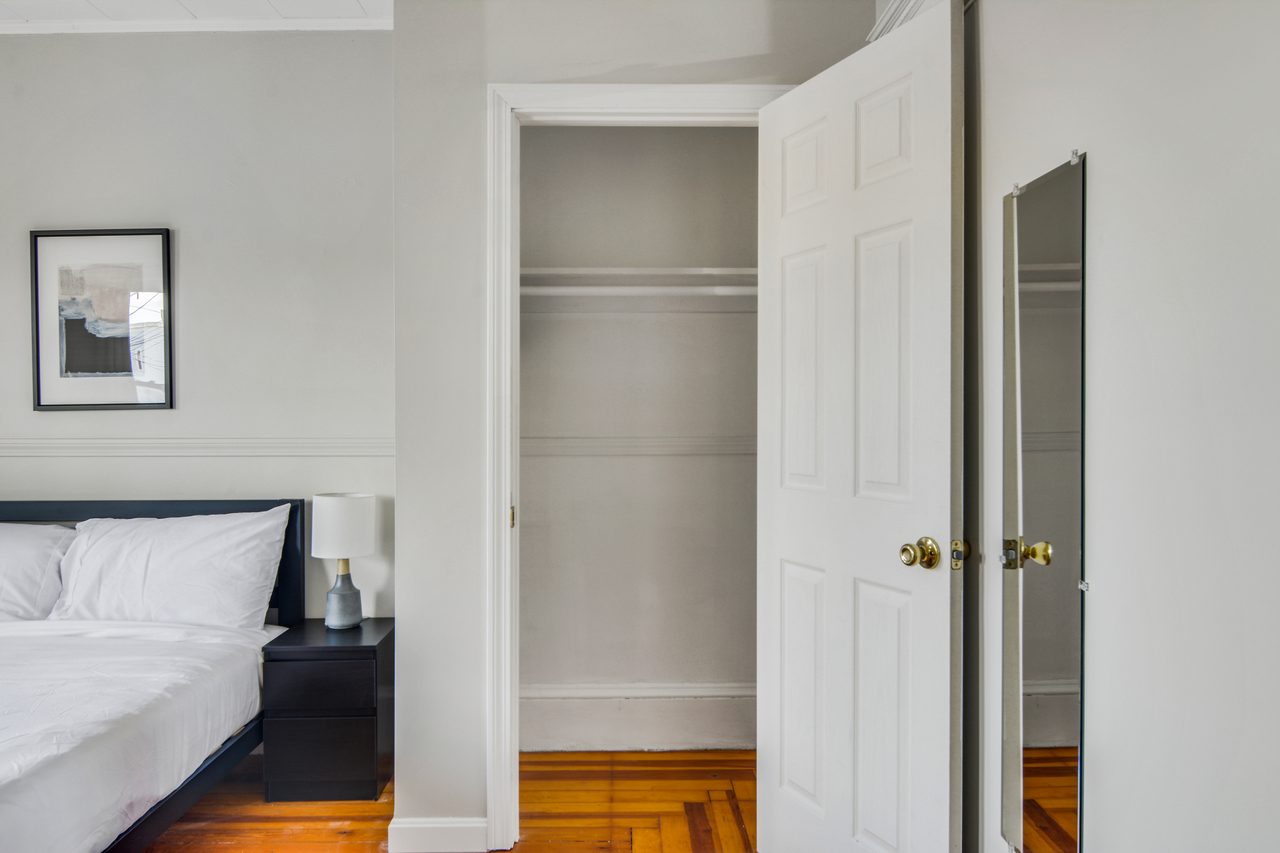 #817: Somerville - Queen Bedroom A - 11