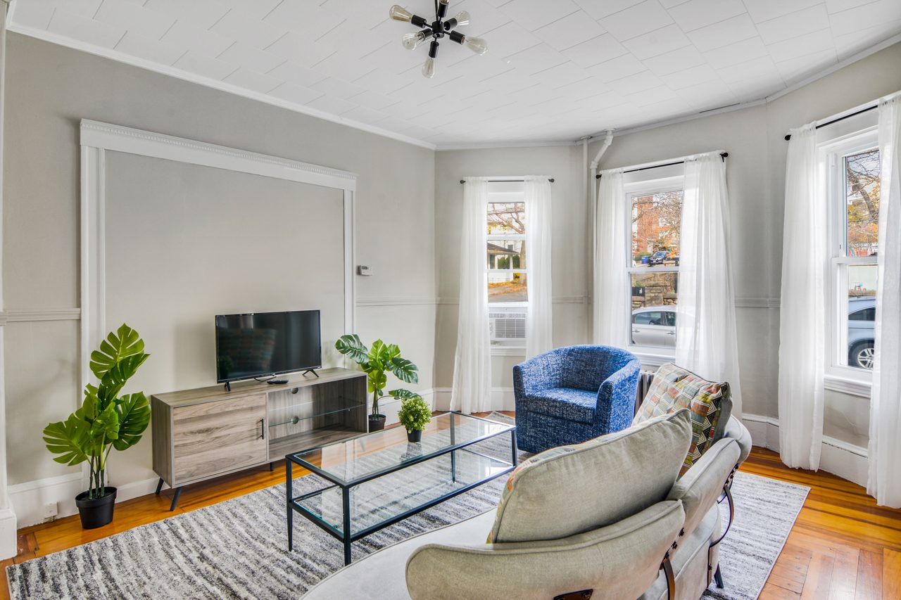 #817: Somerville - Queen Bedroom A - 12