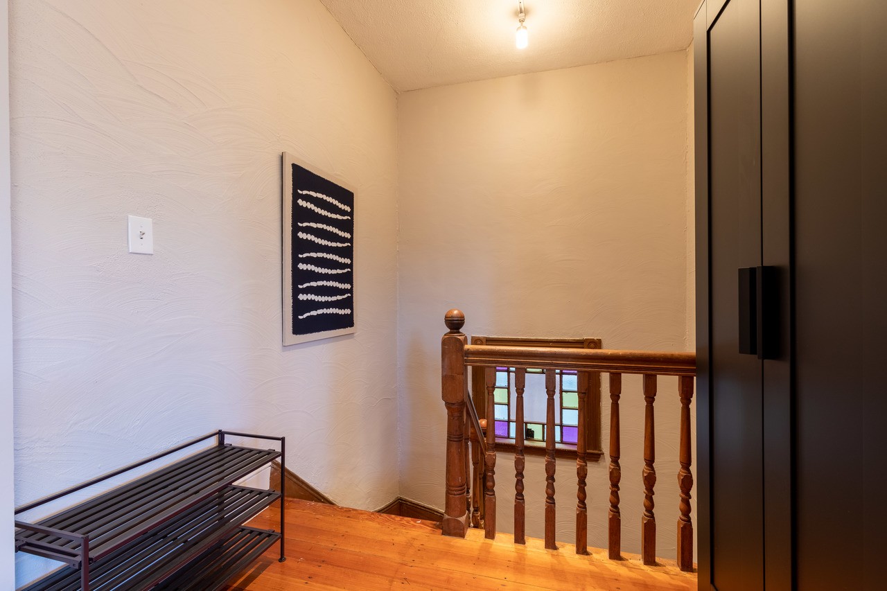 #255: Mission Hill - Queen Bedroom B - 10
