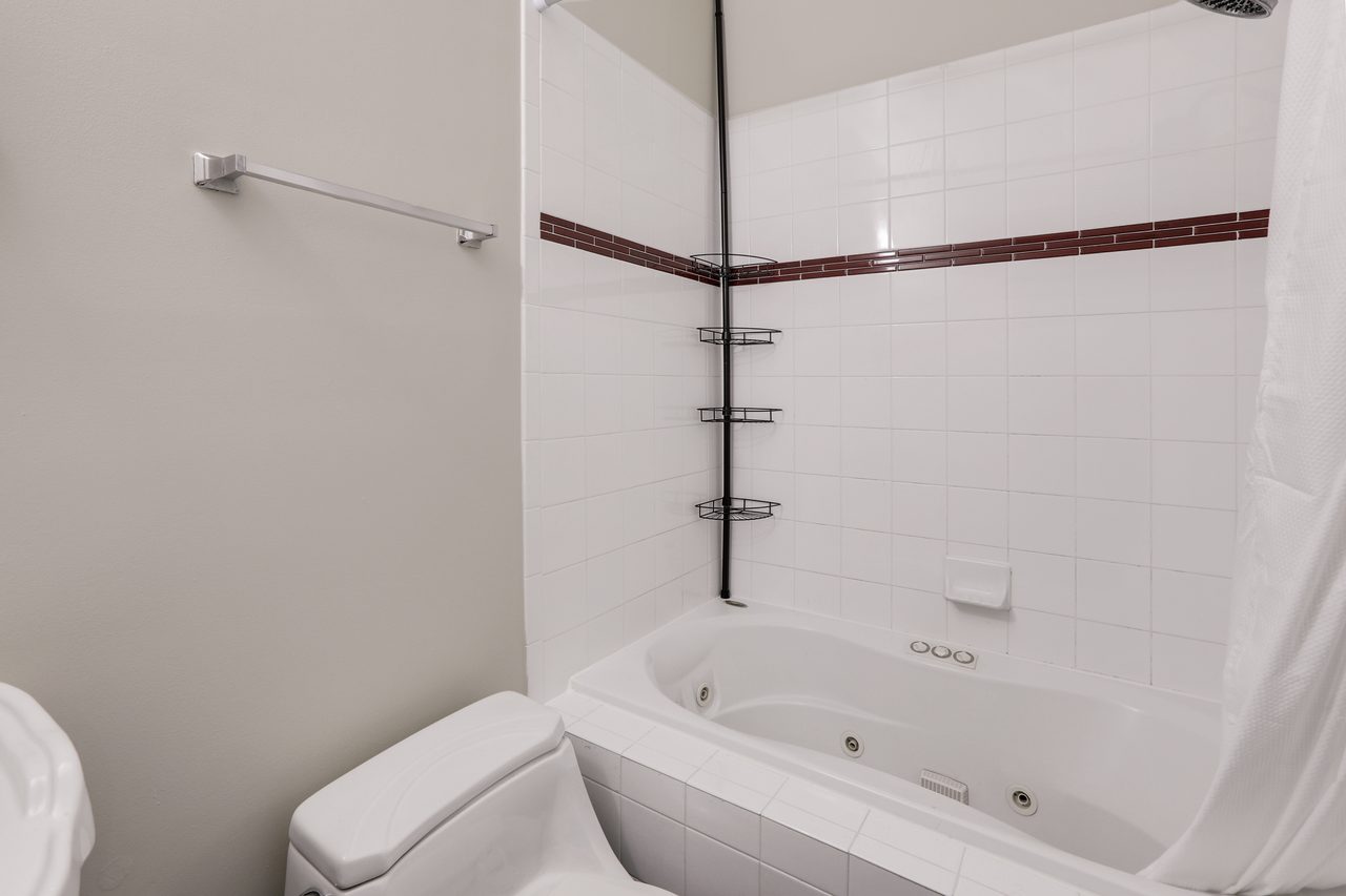  #878: Columbia Heights - Queen Bedroom A  -  #878: Columbia Heights  - Gallery -  10