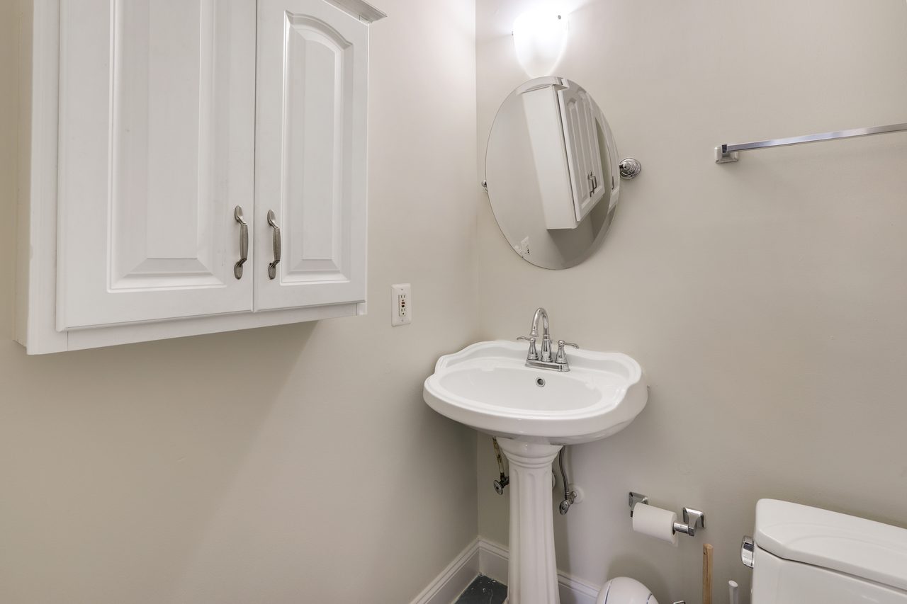  #878: Columbia Heights - Queen Bedroom A  -  #878: Columbia Heights  - Gallery -  11