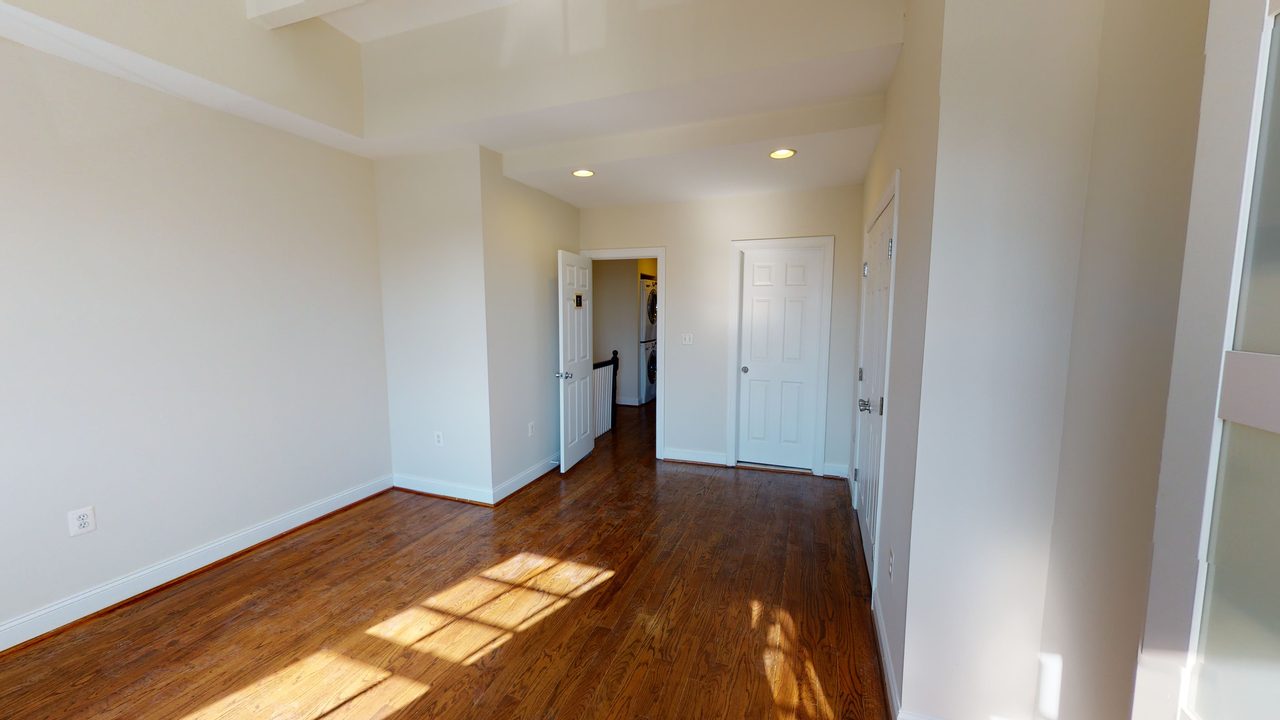  #878: Columbia Heights - Queen Bedroom B  -  #878: Columbia Heights  - Gallery -  9