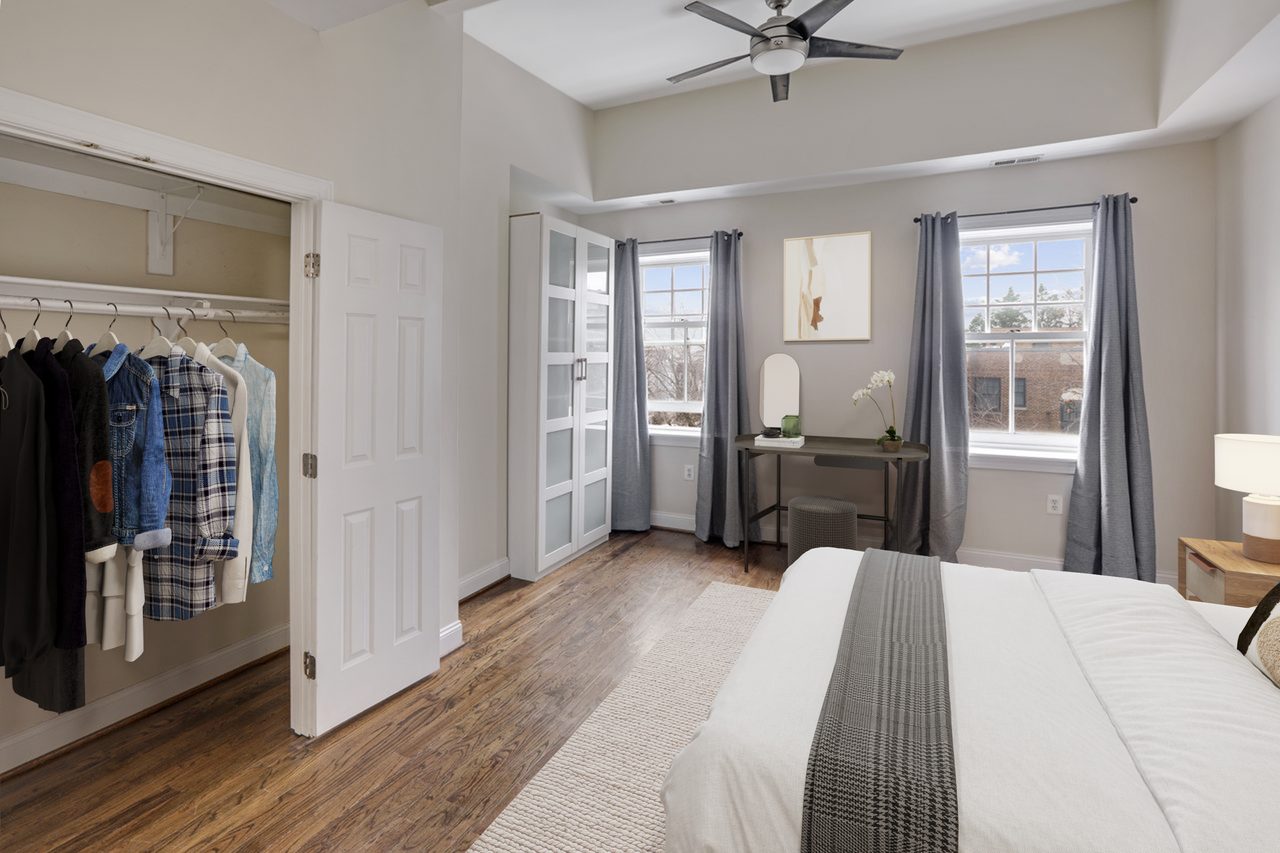  #878: Columbia Heights - Queen Bedroom B  -  #878: Columbia Heights  - Gallery -  7