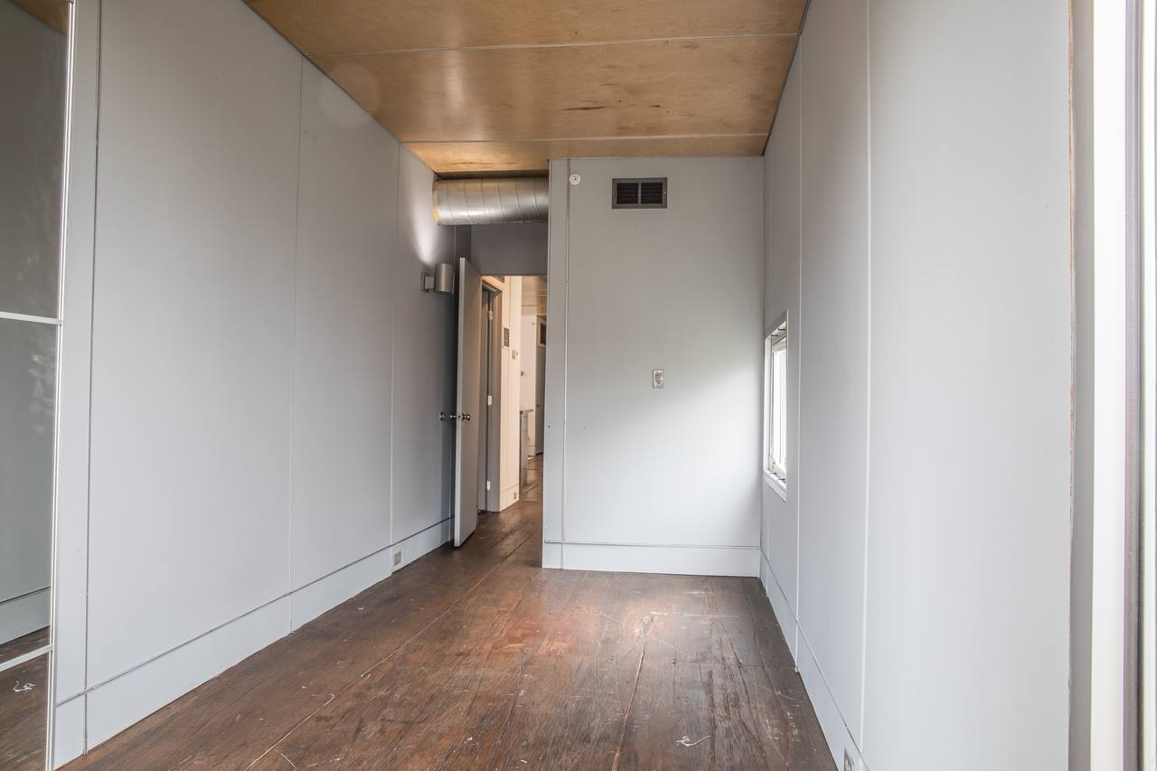  #414: Brookland - Full Bedroom 4D W/Private Bathroom  -  #414: Brookland  - Gallery -  9
