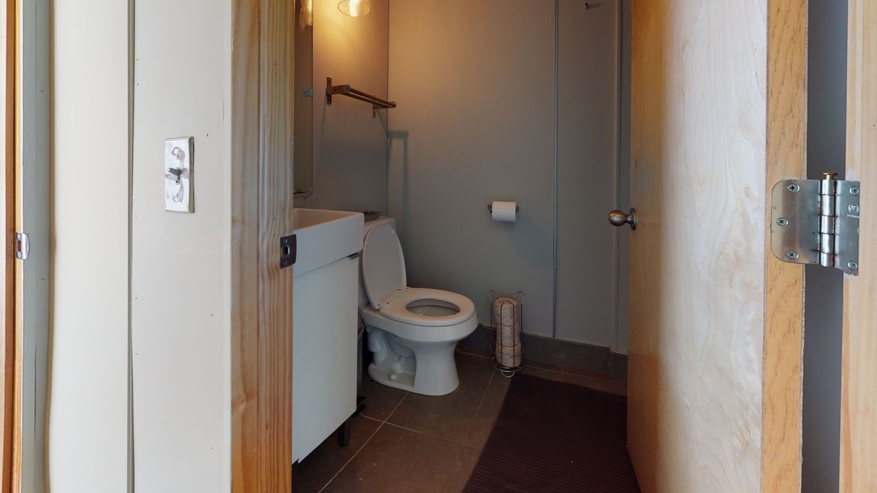  #414: Brookland - Full Bedroom 4D W/Private Bathroom  -  #414: Brookland  - Gallery -  6