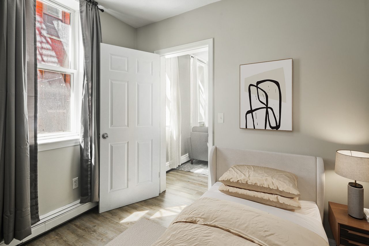  #473: North End - Queen Bedroom C  -  #473: North End  - Gallery -  10