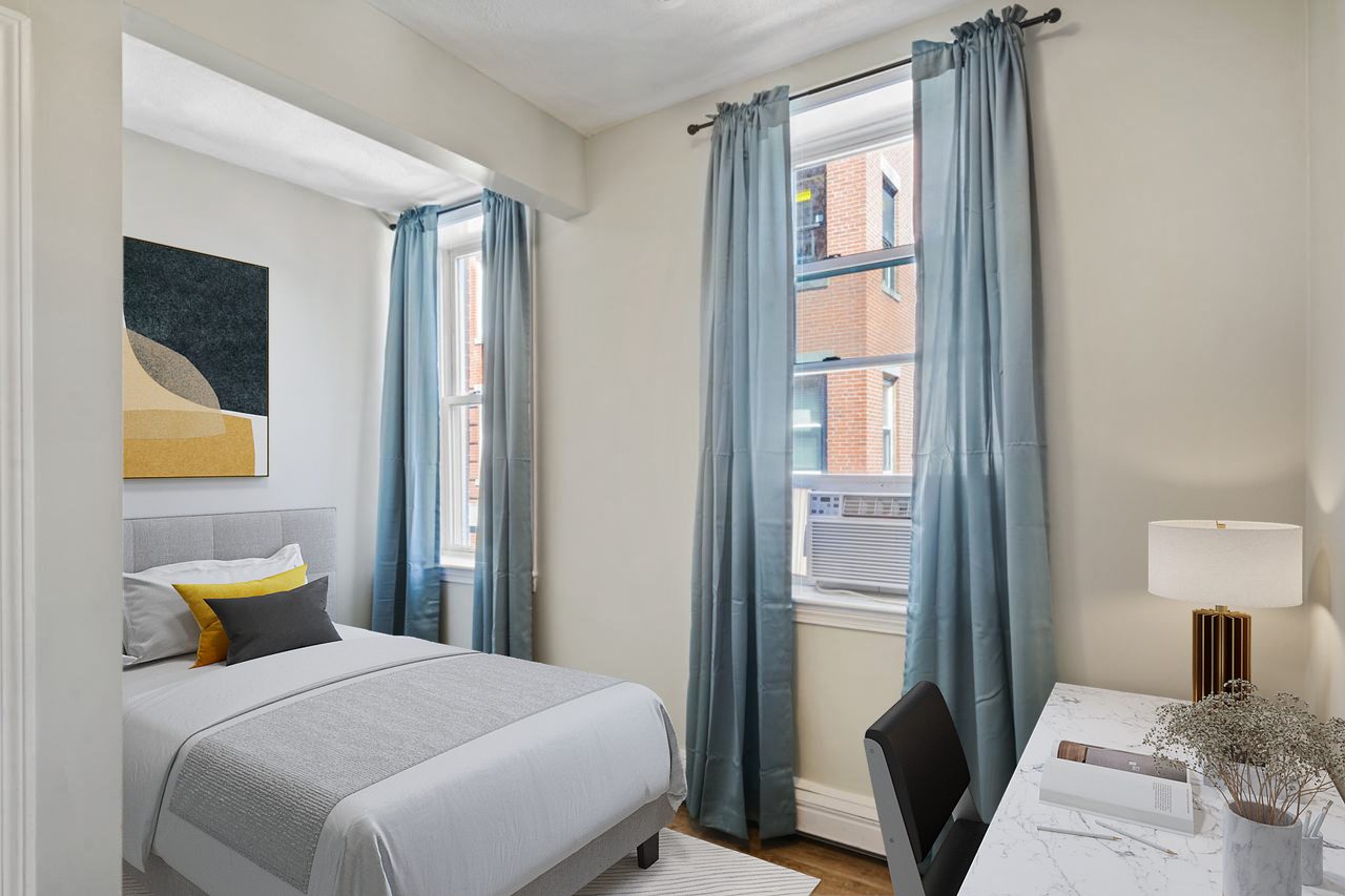  #473: North End - Queen Bedroom A  -  #473: North End  - Gallery -  2