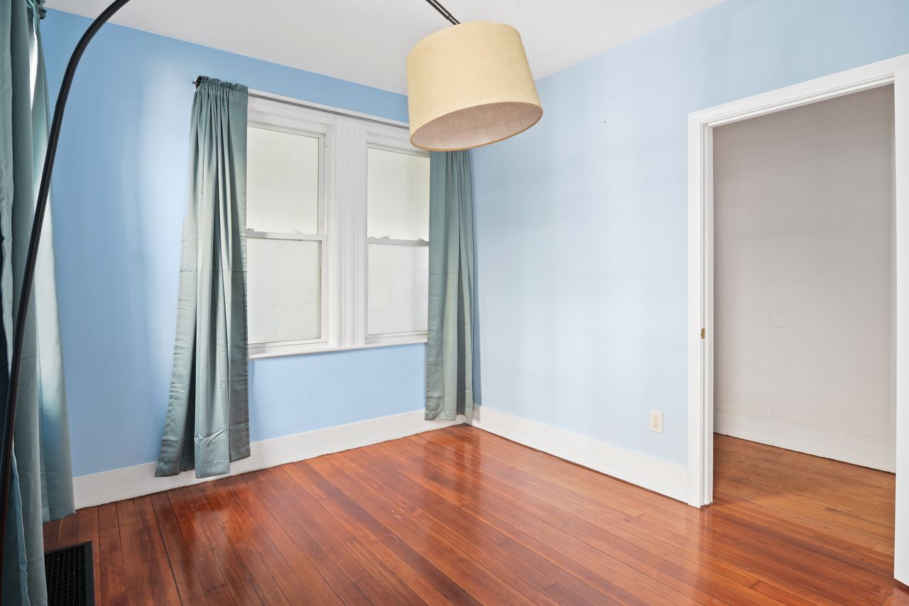 #726: Allston - Queen Bedroom A - 13