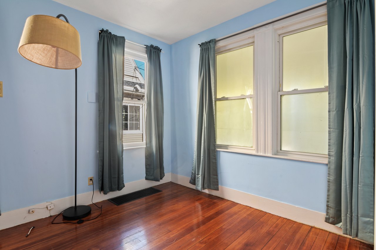 #726: Allston - Queen Bedroom A - 14