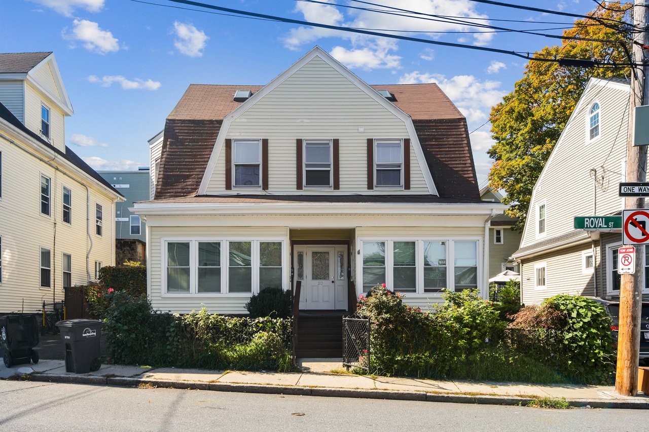 #726: Allston - Queen Bedroom A - 2