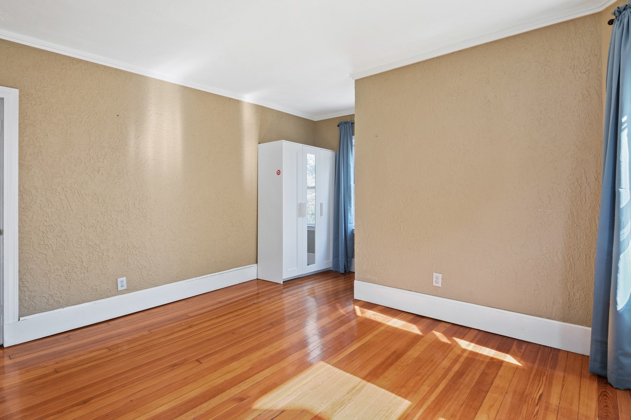 #726: Allston - Queen Bedroom C - 6