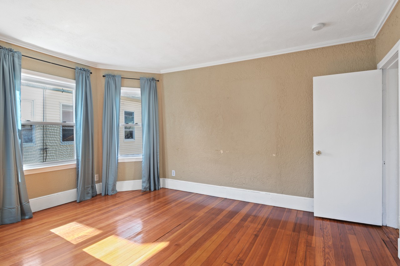 #726: Allston - Queen Bedroom C - 7