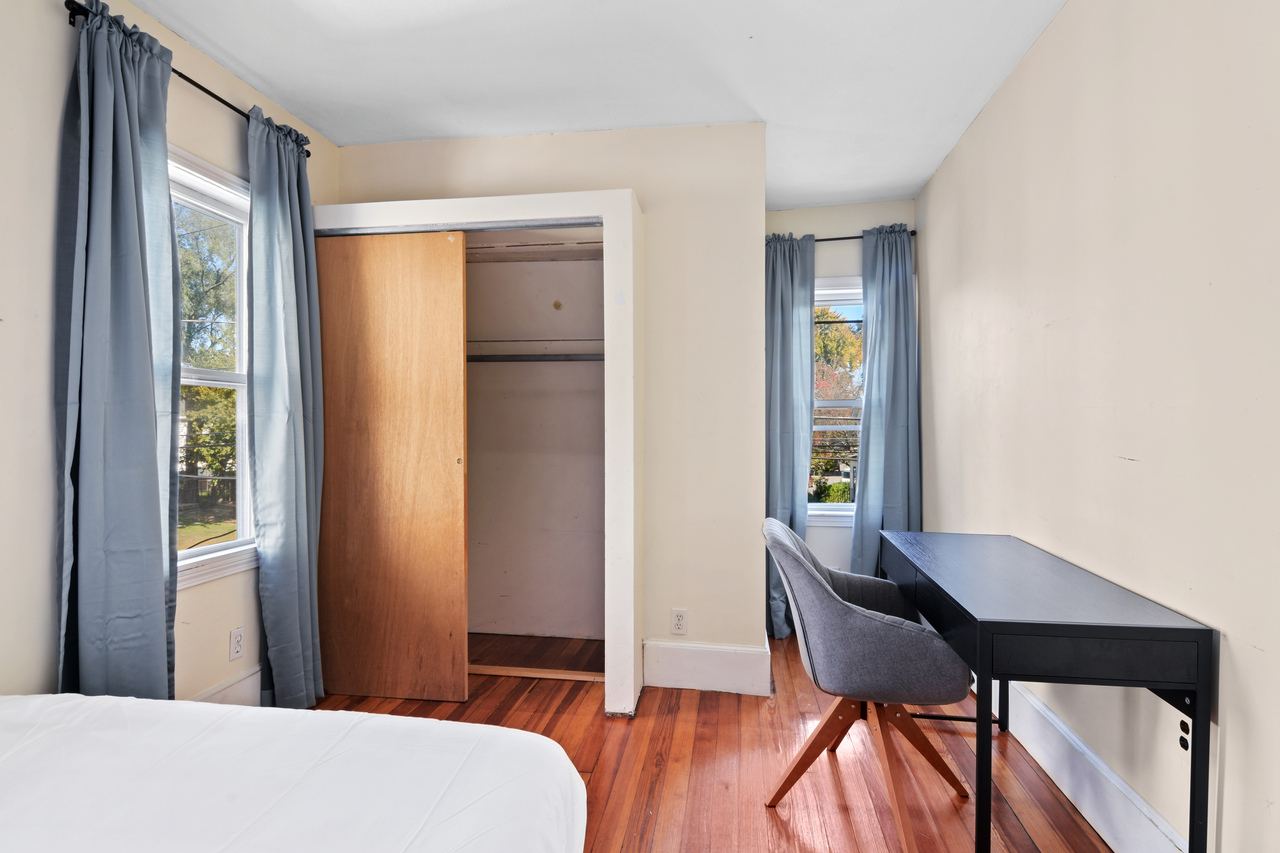 #726: Allston - Queen Bedroom D - 12