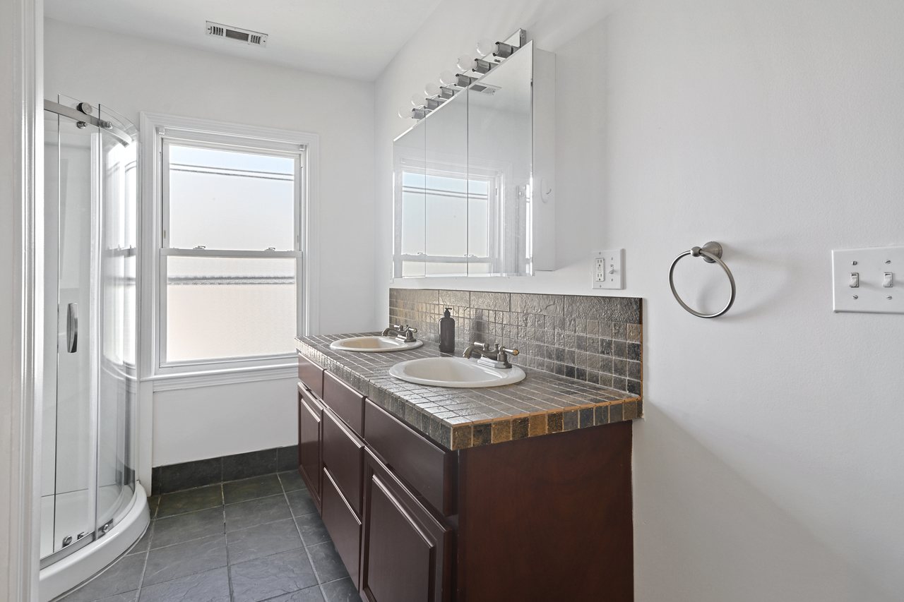 #726: Allston - Queen Bedroom F - 6