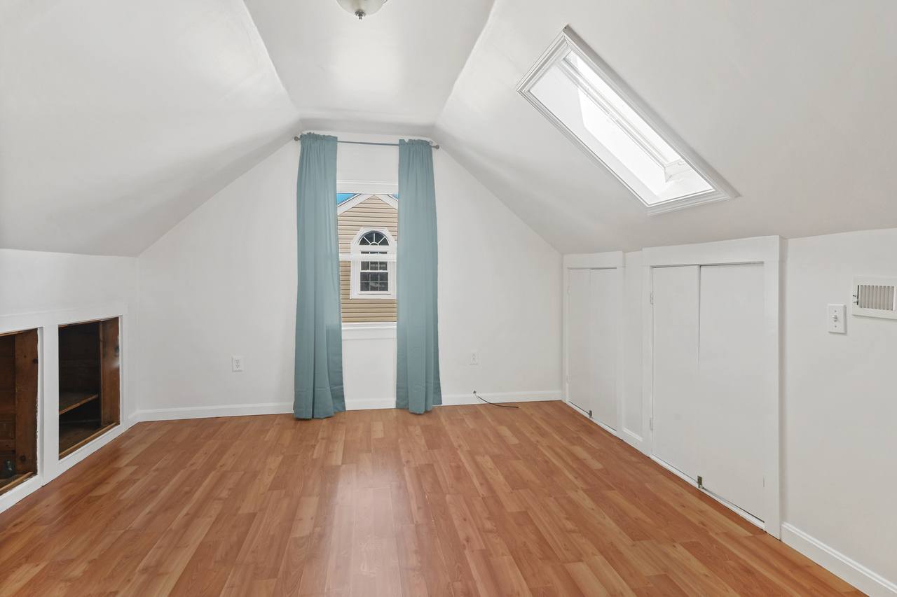 #726: Allston - Queen Bedroom F - 14